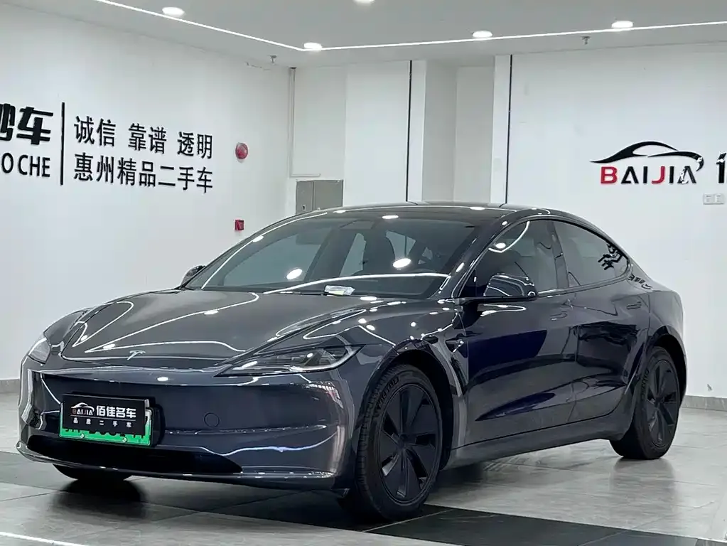 Tesla Model 3 — фото 1