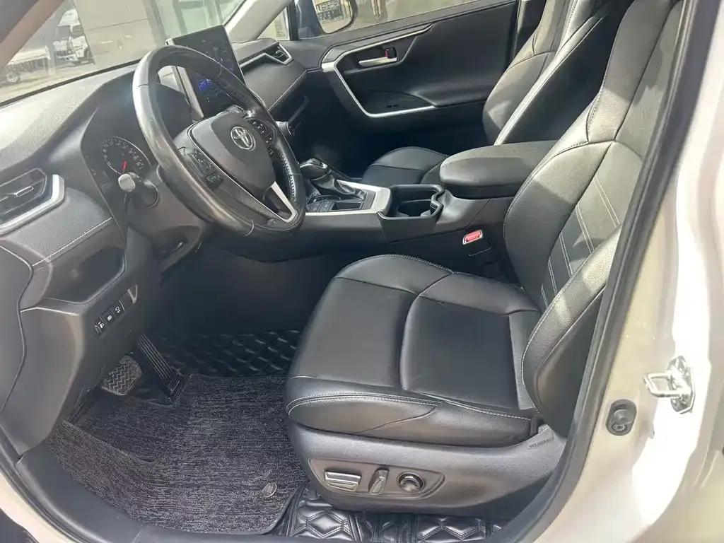 Toyota Wildlander 2023 из CN, фото 9