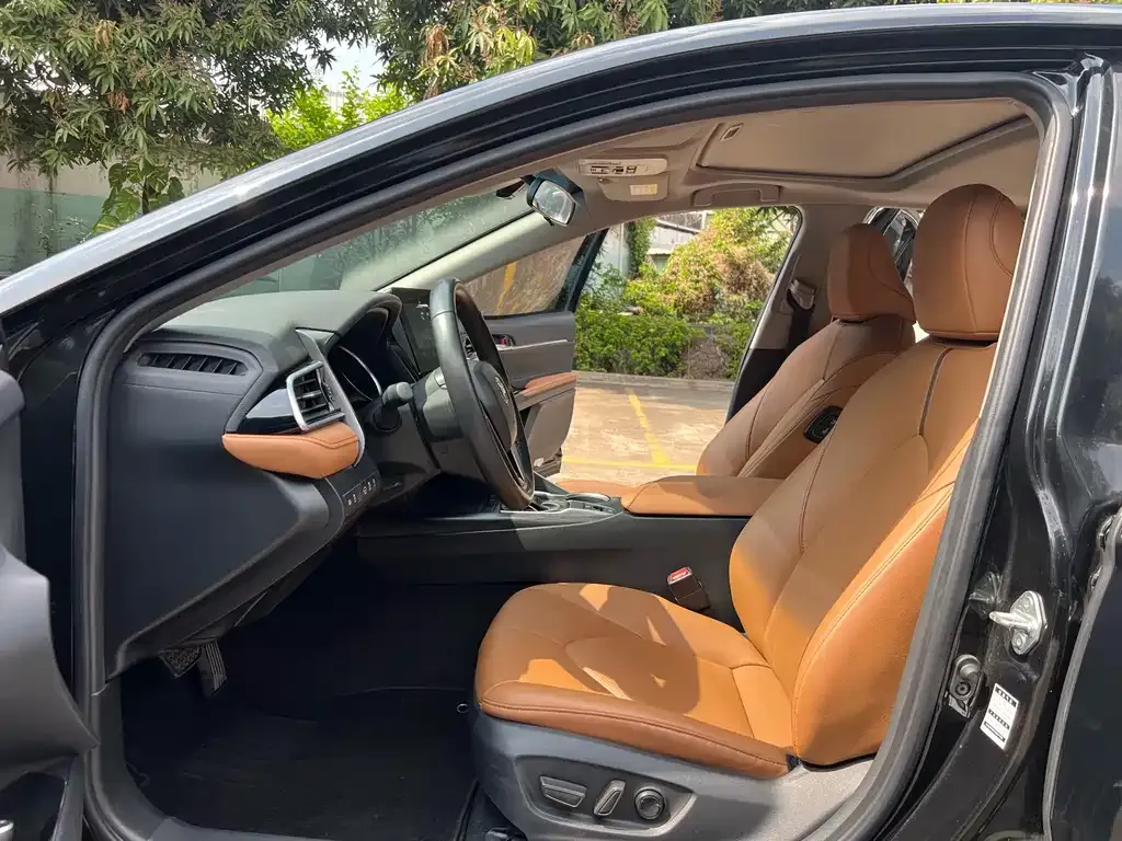 Toyota Camry 2022 из CN, фото 8