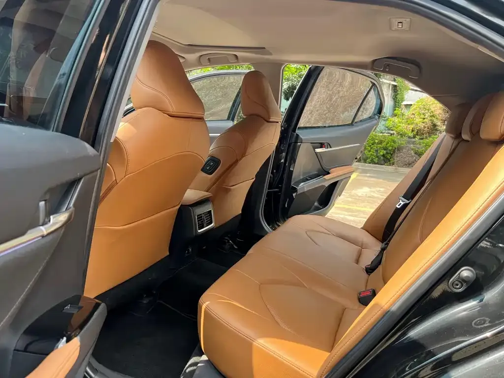 Toyota Camry 2022 из CN, фото 2