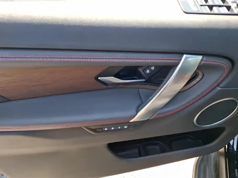 Land Rover Discovery Sport Hybrid 2021 из CN, фото 2