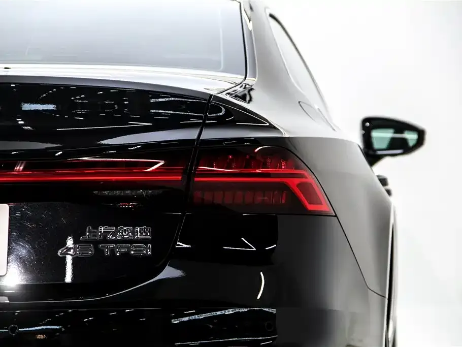 Audi A7L — фото 7