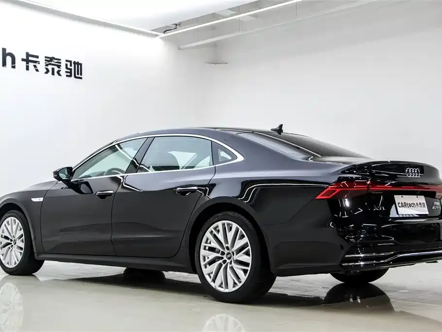 Audi A7L — фото 6
