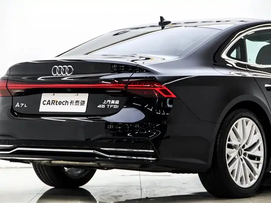 Audi A7L — фото 9