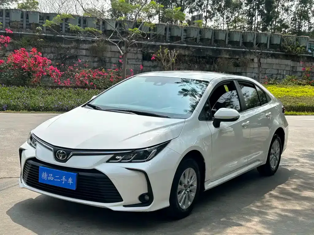 Toyota Corolla 2022 из CN, фото 1