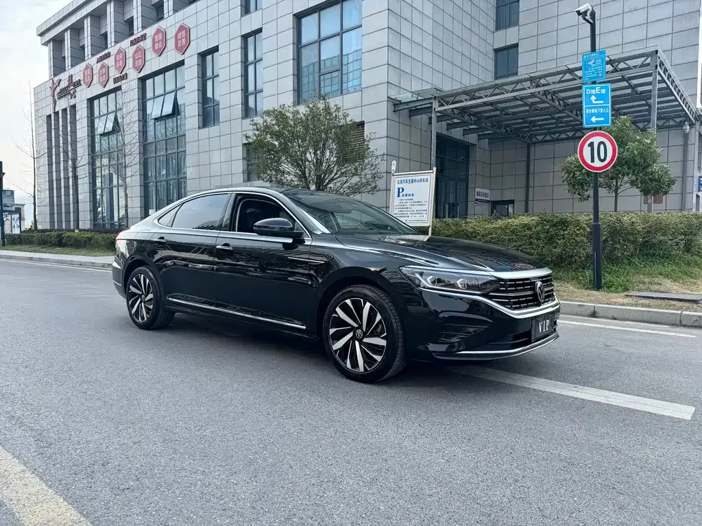 Volkswagen Passat — фото 10
