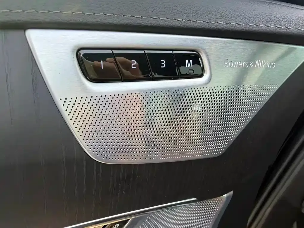 Volvo XC90 — фото 2