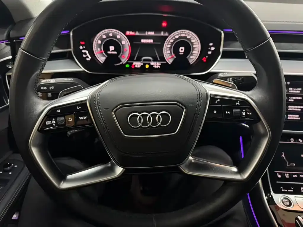 Audi A8 — фото 5