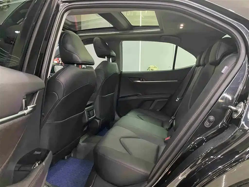 Toyota Camry 2024 из CN, фото 2