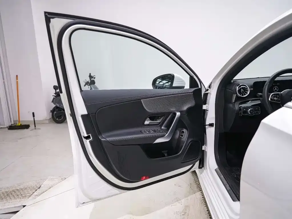 Mercedes-Benz A-Class 2021 из CN, фото 10