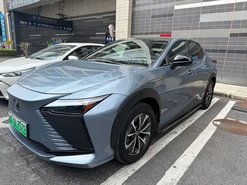 Lexus RZ — фото 2