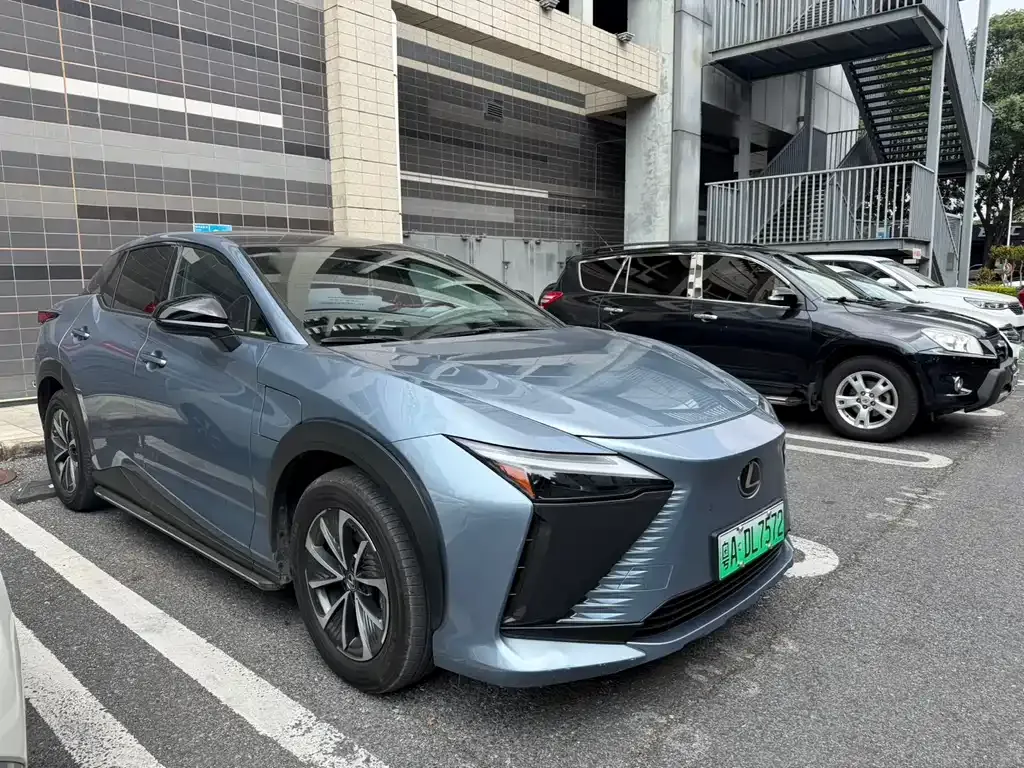 Lexus RZ — фото 6