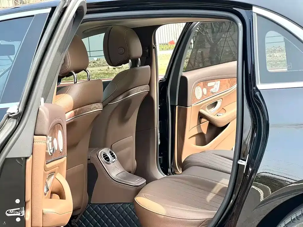 Mercedes-Benz E-Class 2023 из CN, фото 8