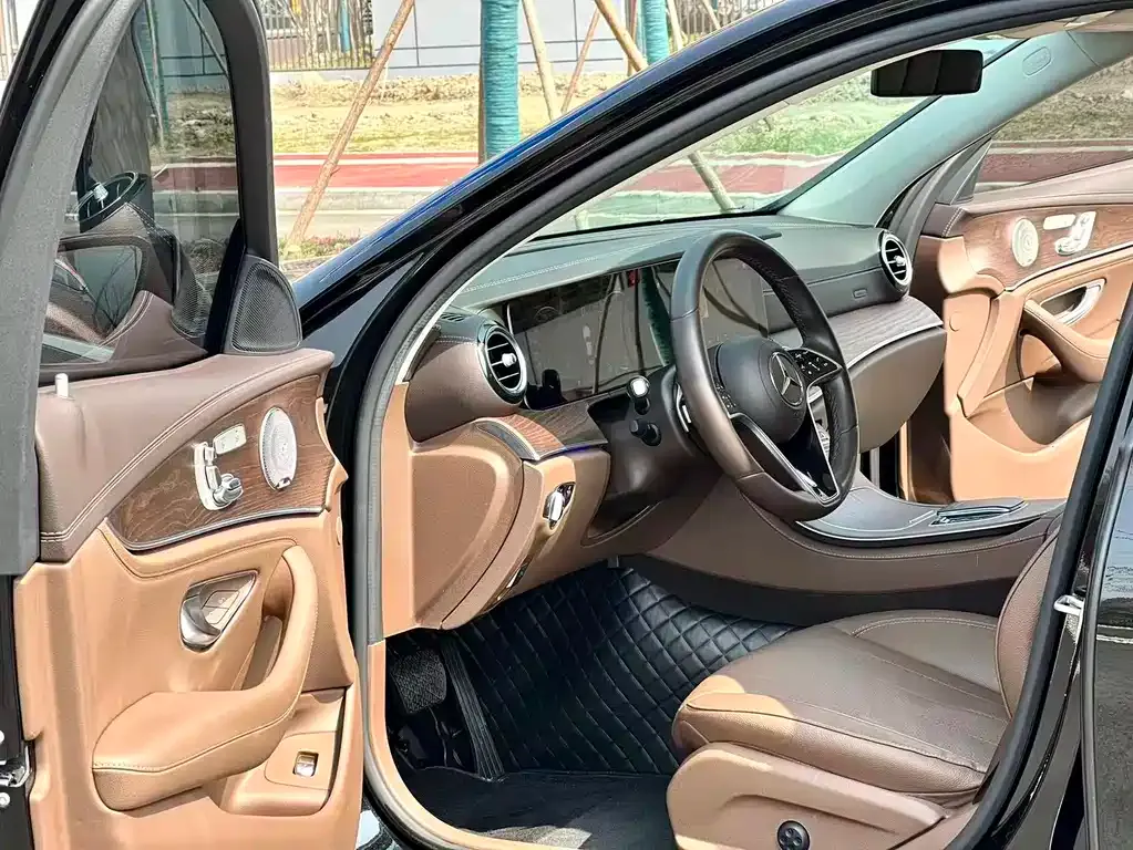 Mercedes-Benz E-Class 2023 из CN, фото 4