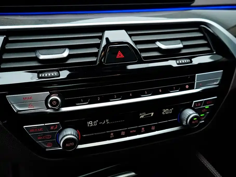 BMW 5 Series — фото 6