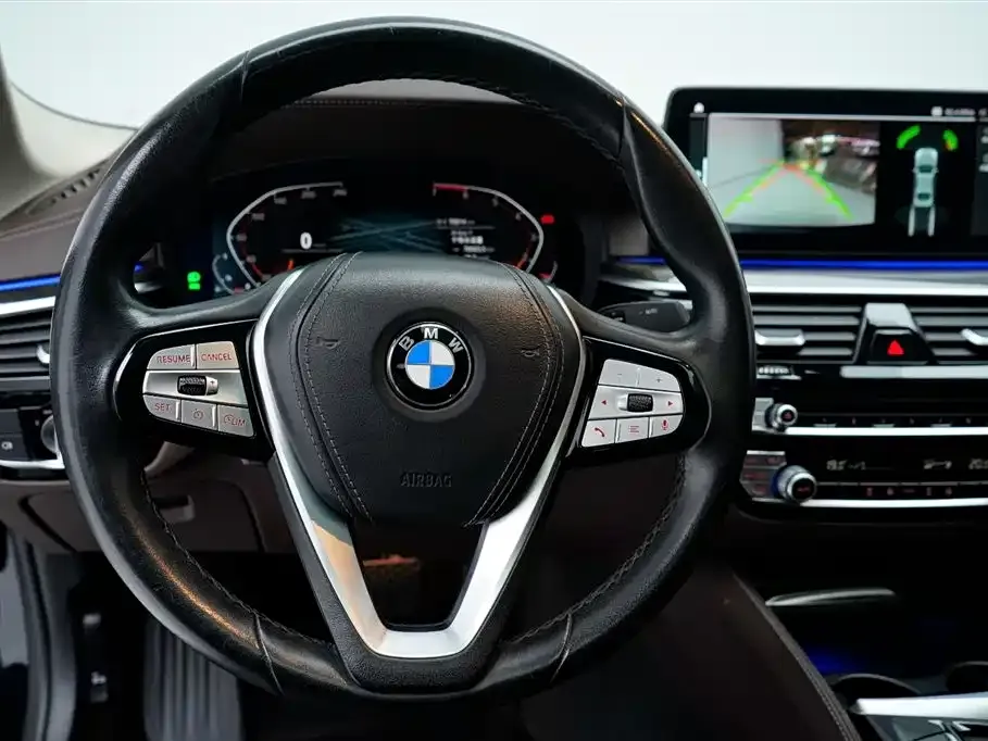 BMW 5 Series — фото 5