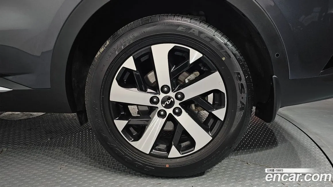 Kia Sorento — фото 8