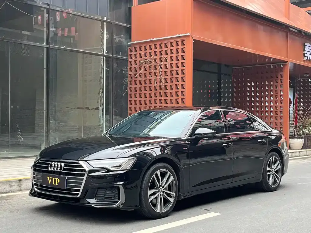 Audi A6L — фото 1