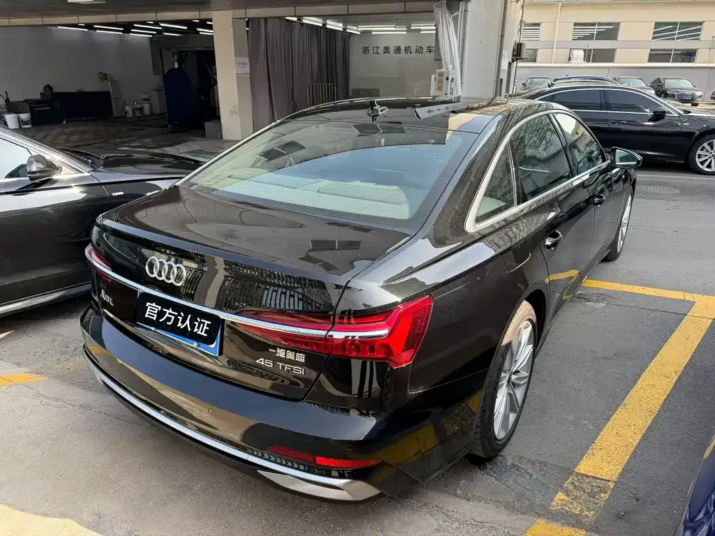 Audi A6L 2024 из CN, фото 6