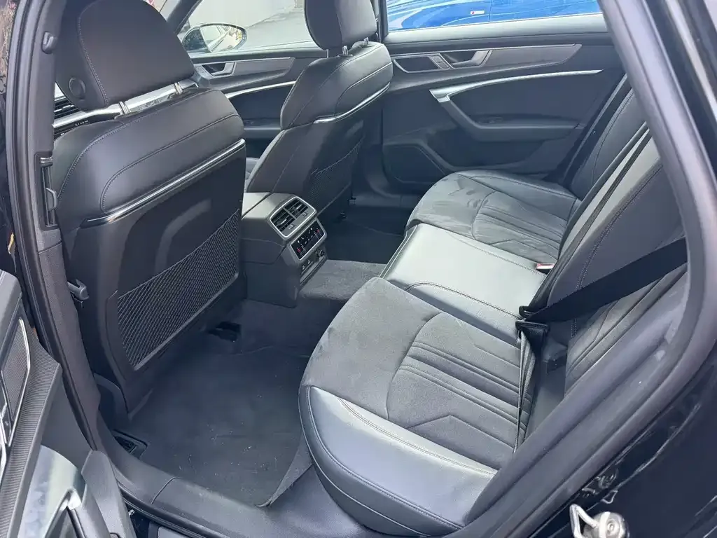 Audi A6L 2024 из CN, фото 2