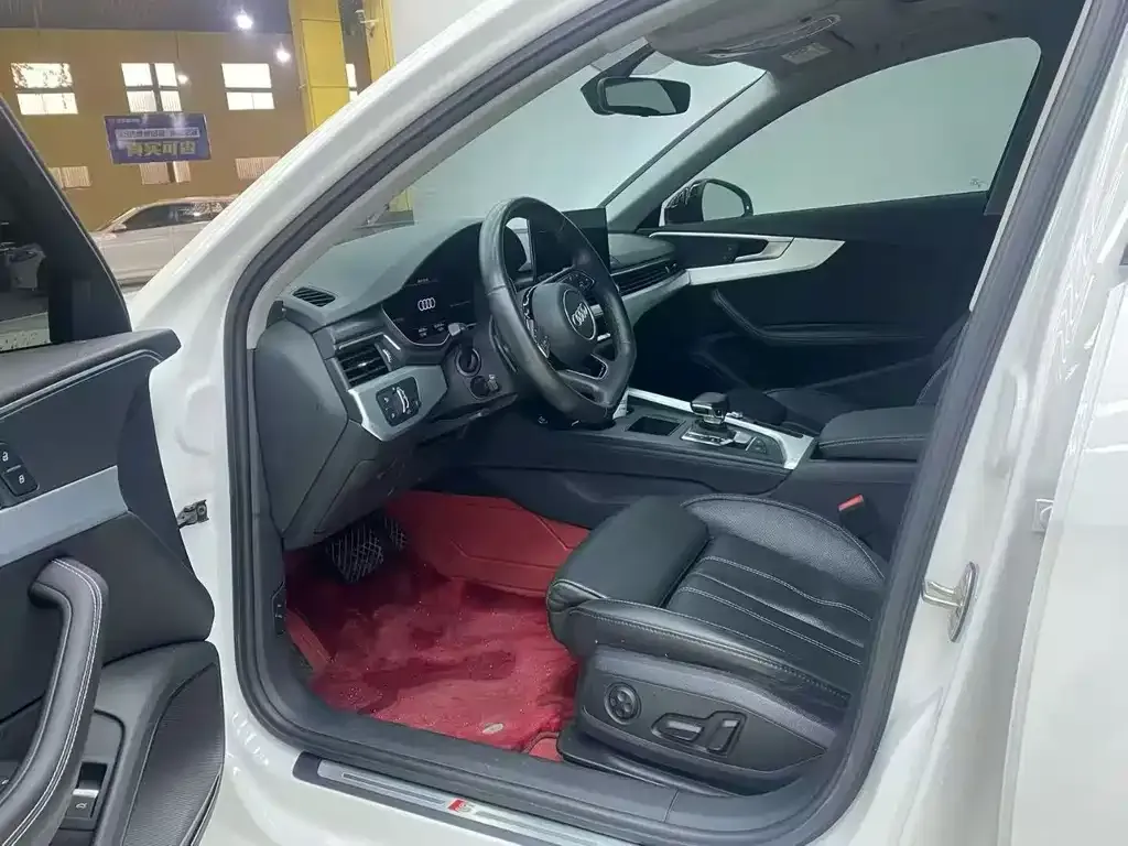 Audi A4L 2022 из CN, фото 8