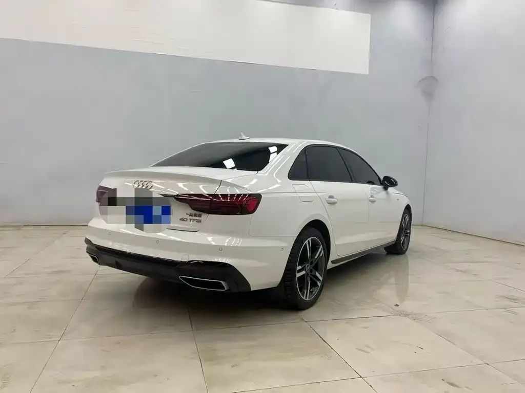Audi A4L 2022 из CN, фото 5