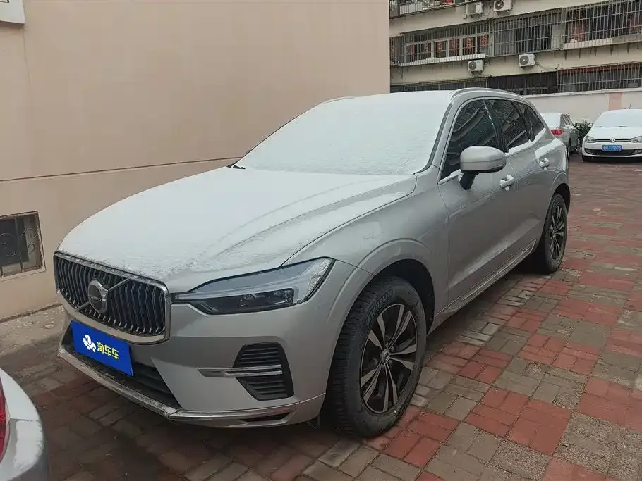 Volvo XC60 — фото 1