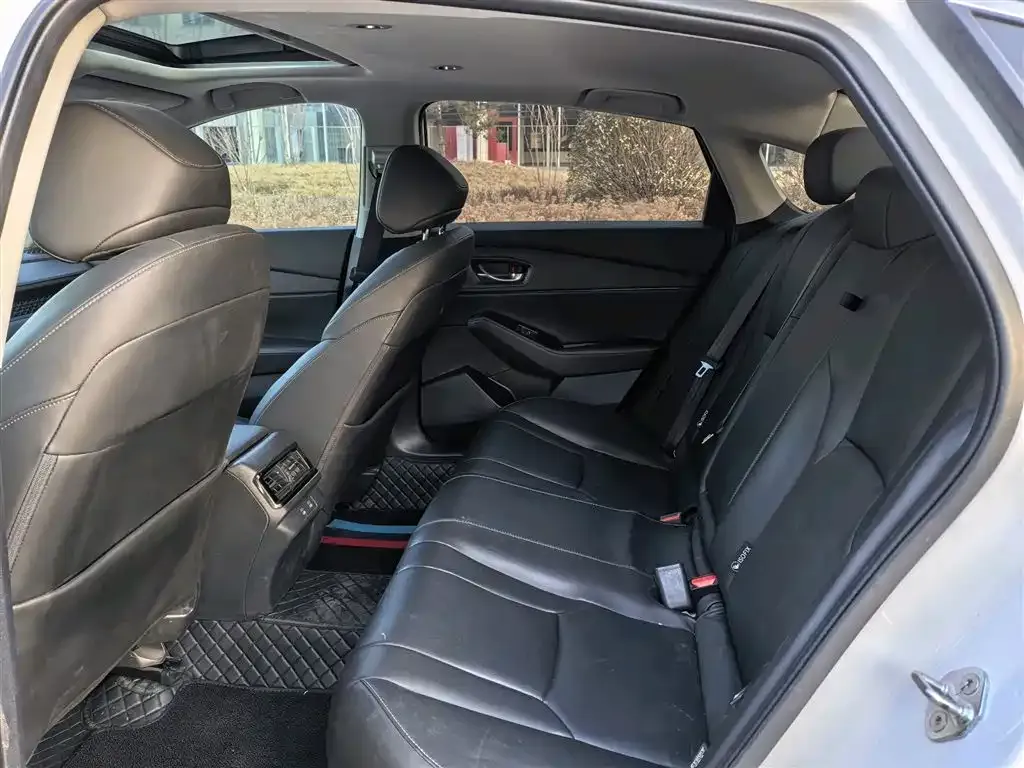 Honda Accord — фото 4
