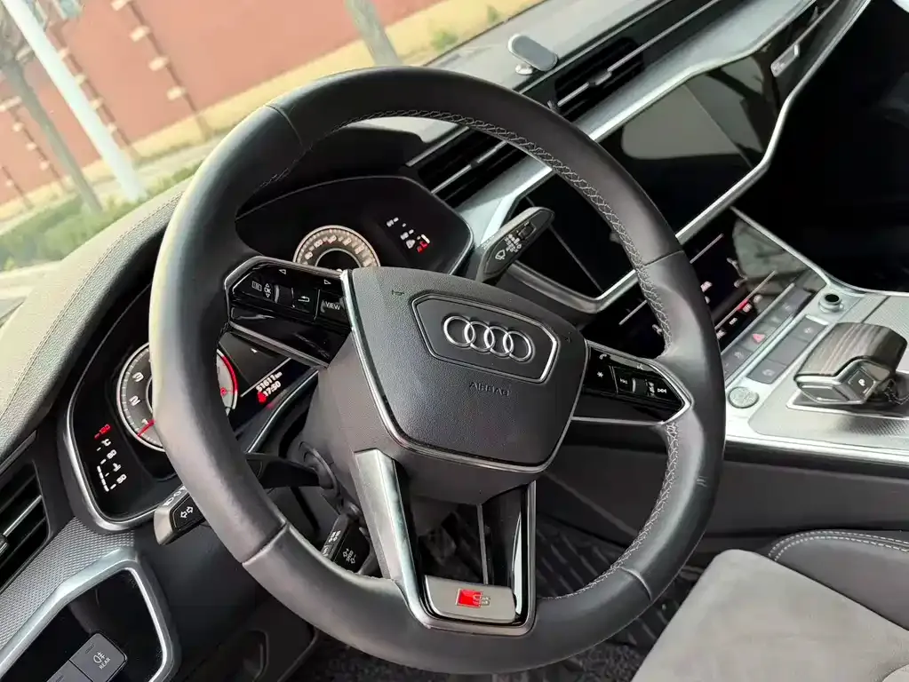 Audi A6L 2021 из CN, фото 6