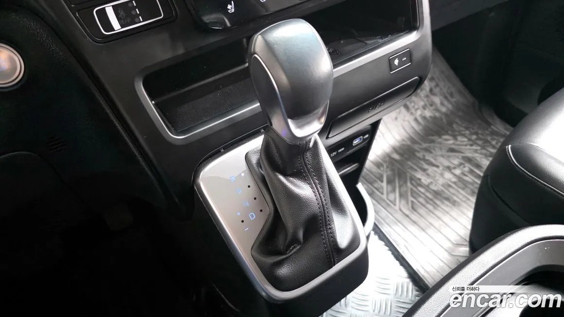 Hyundai Staria 2023 из KR, фото 3
