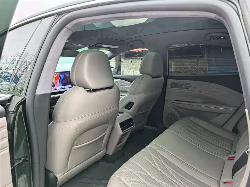 Geely Galaxy Xingyao 8 2025 из CN, фото 5