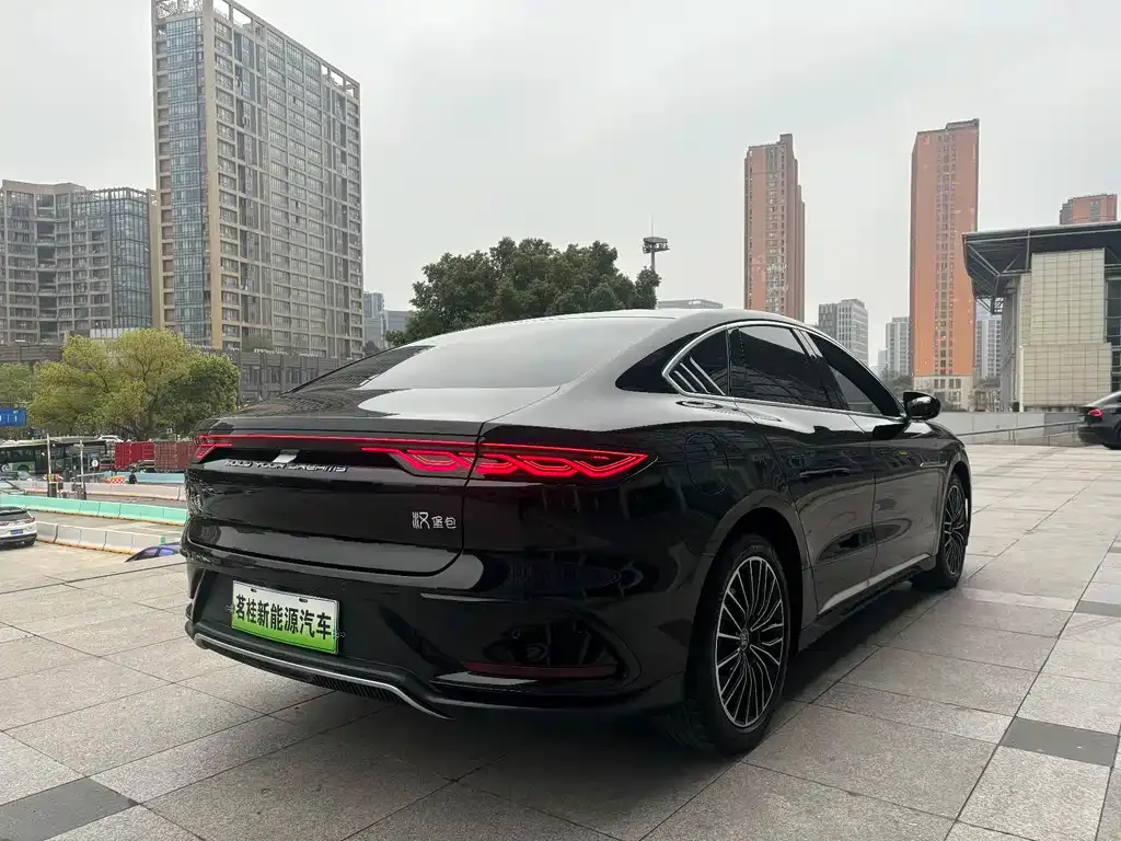 BYD Han — фото 3