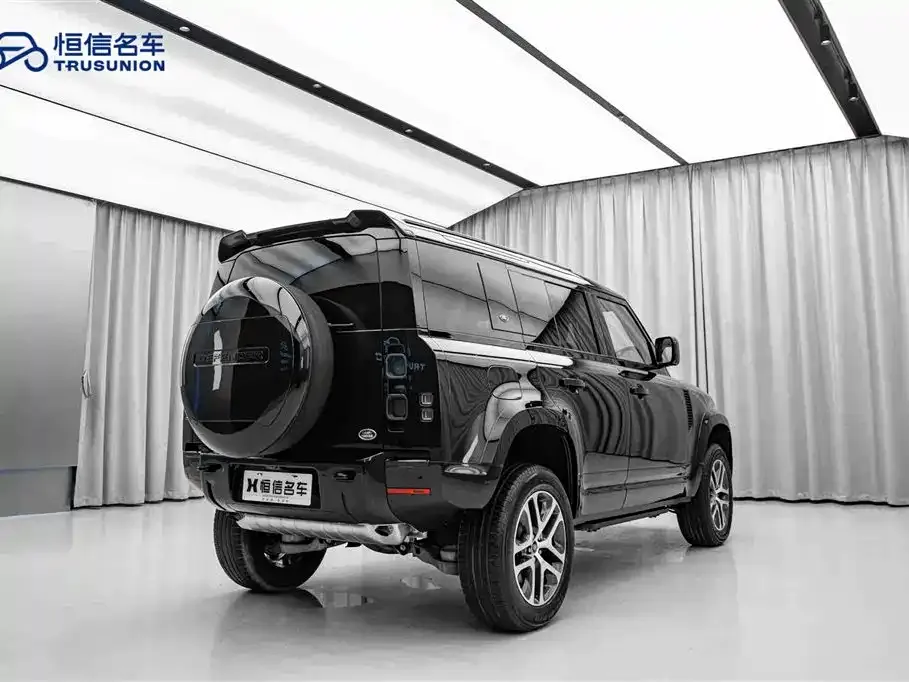 Land Rover Defender — фото 10