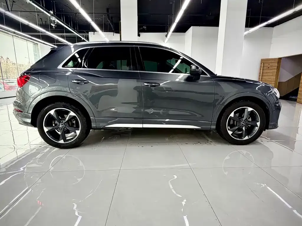 Audi Q3 — фото 10