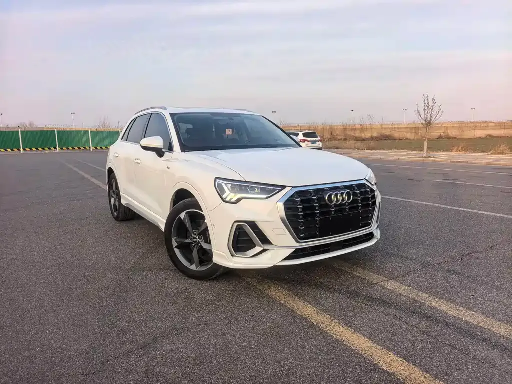 Audi Q3 — фото 10