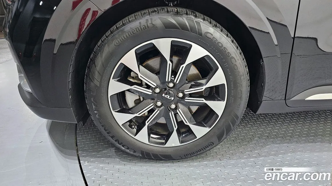 Kia Carnival — фото 10
