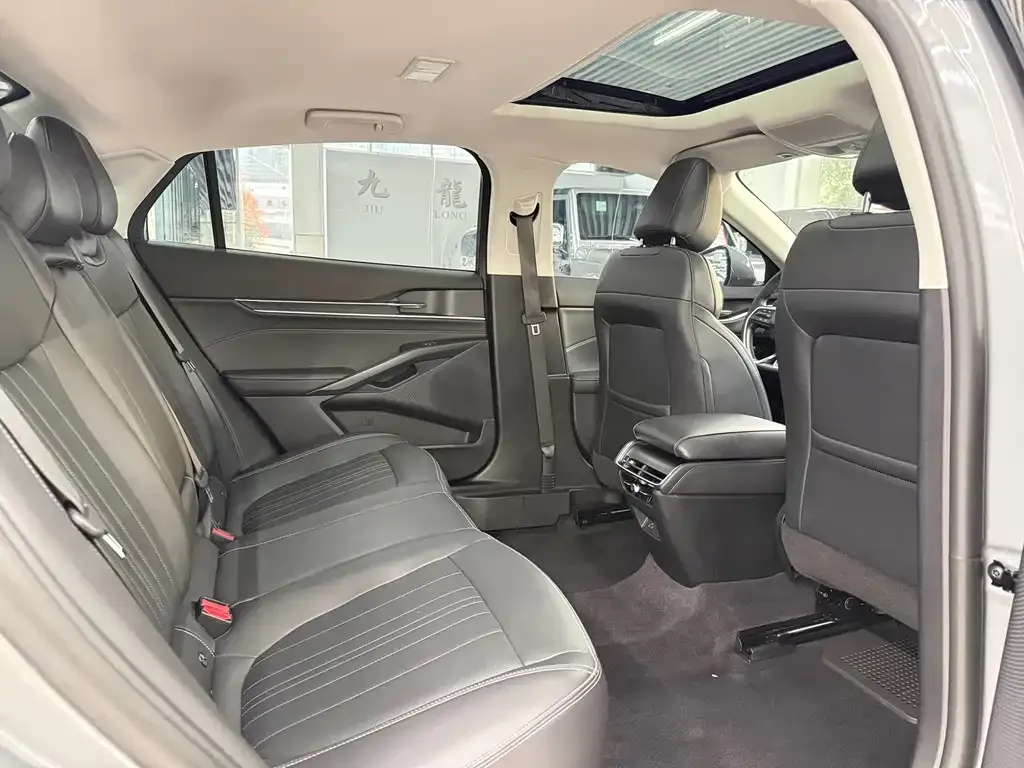 Ford Mondeo 2025 из CN, фото 6
