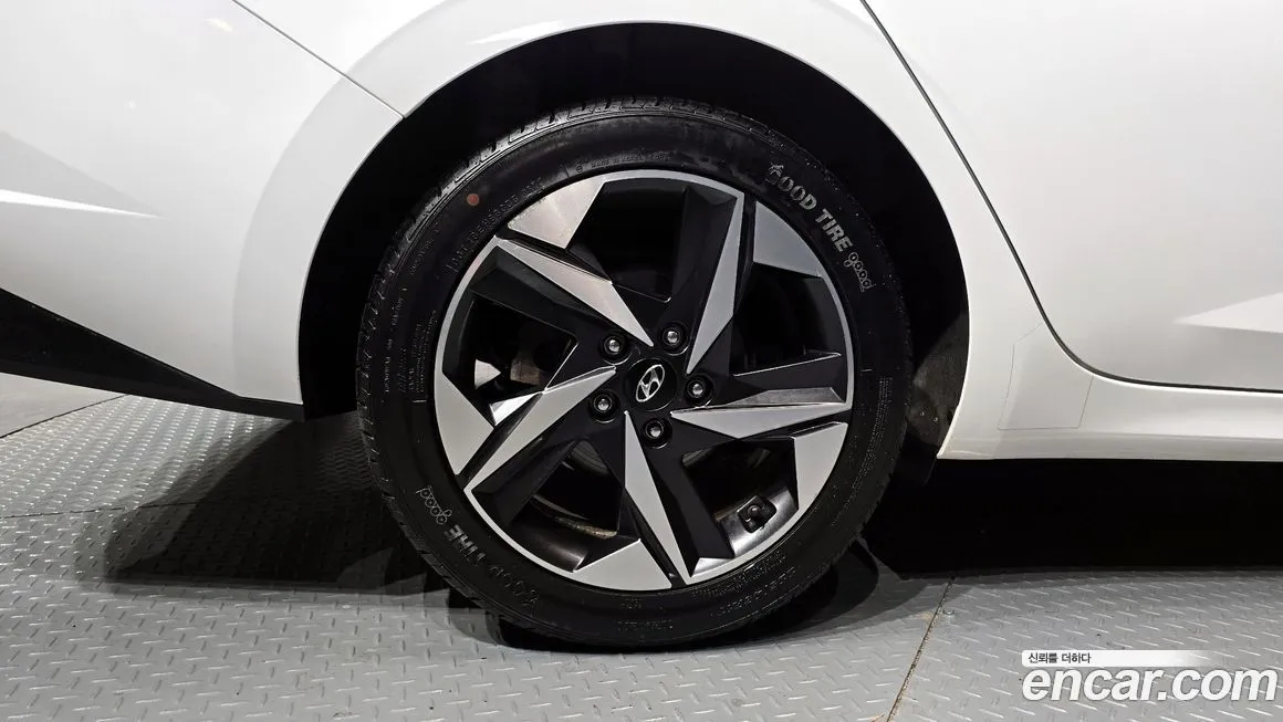 Hyundai AVANTE — фото 2