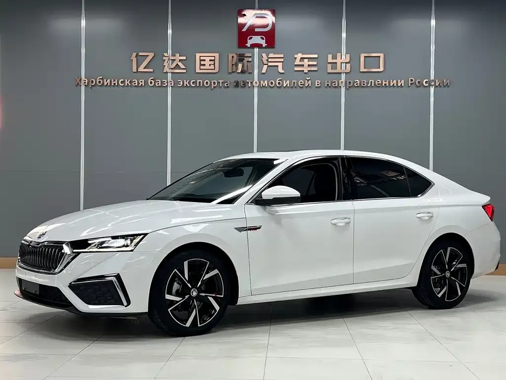 Skoda Octavia — фото 1