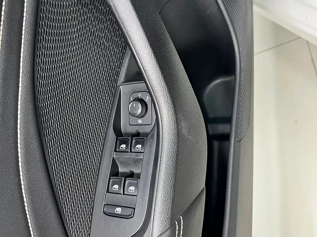Skoda Octavia — фото 5