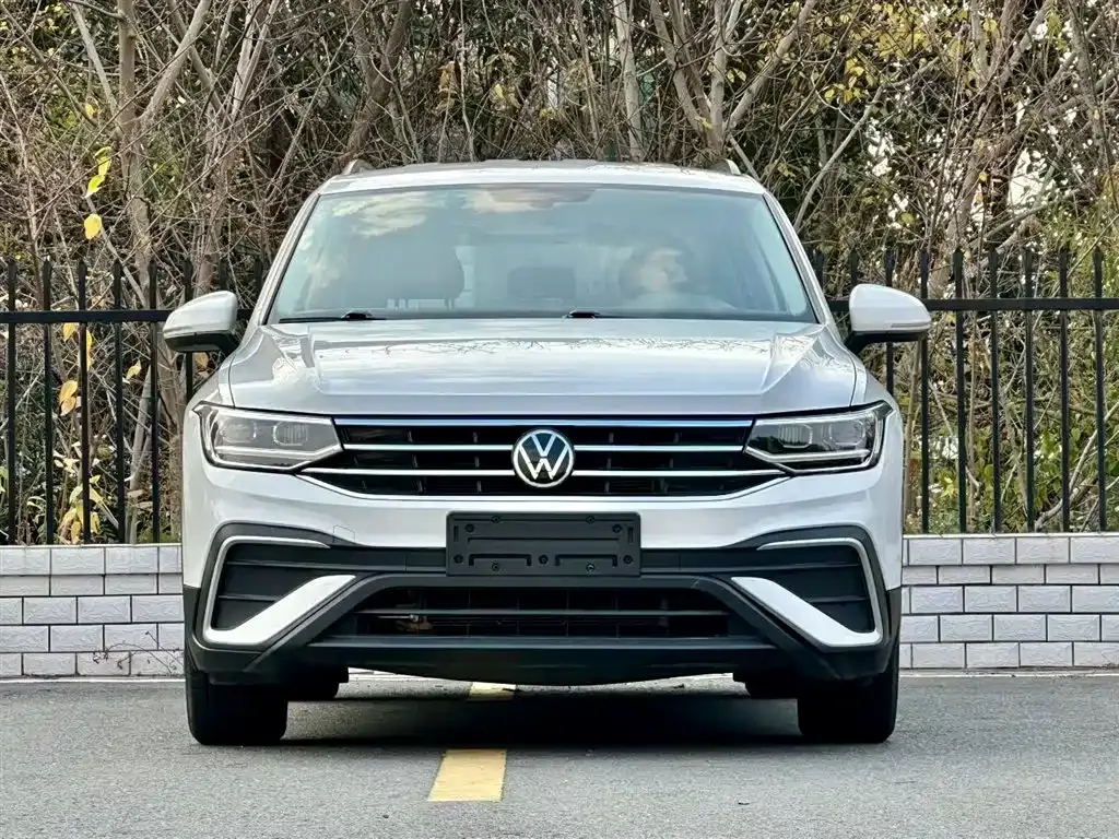 Volkswagen Tiguan L — фото 5
