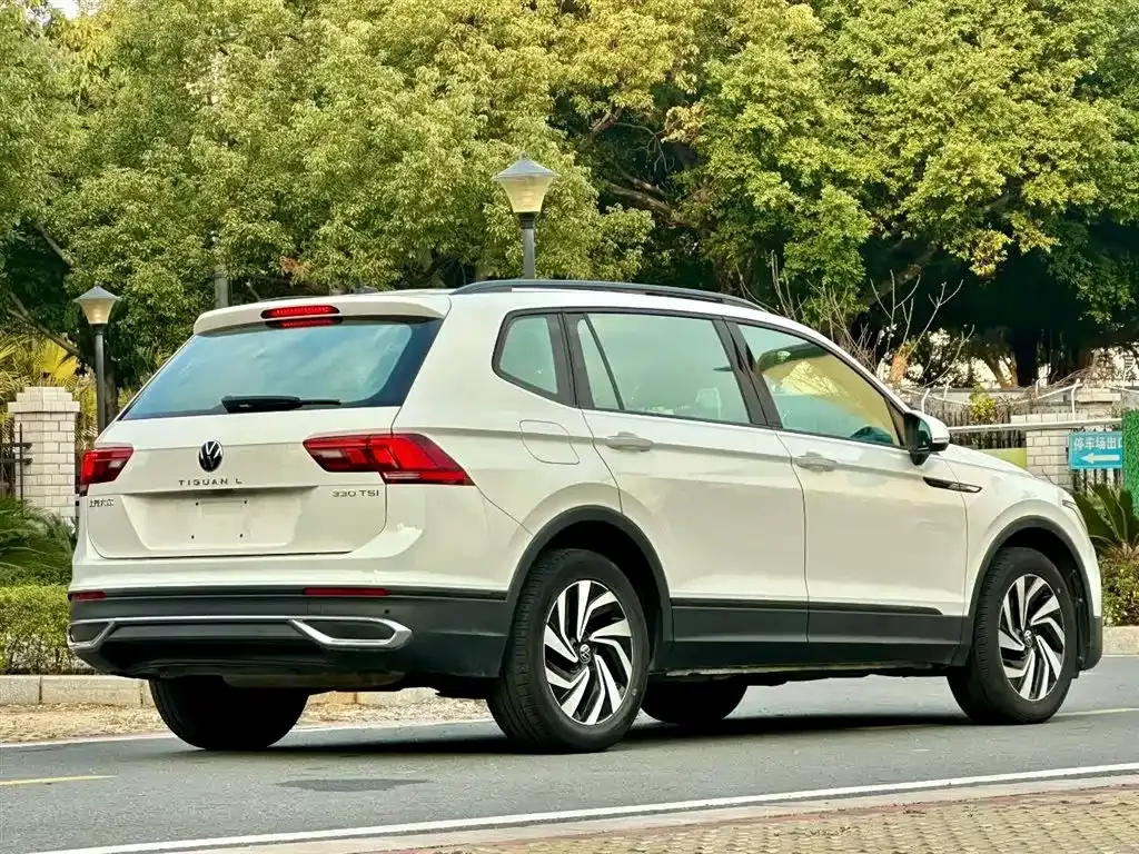 Volkswagen Tiguan L — фото 9