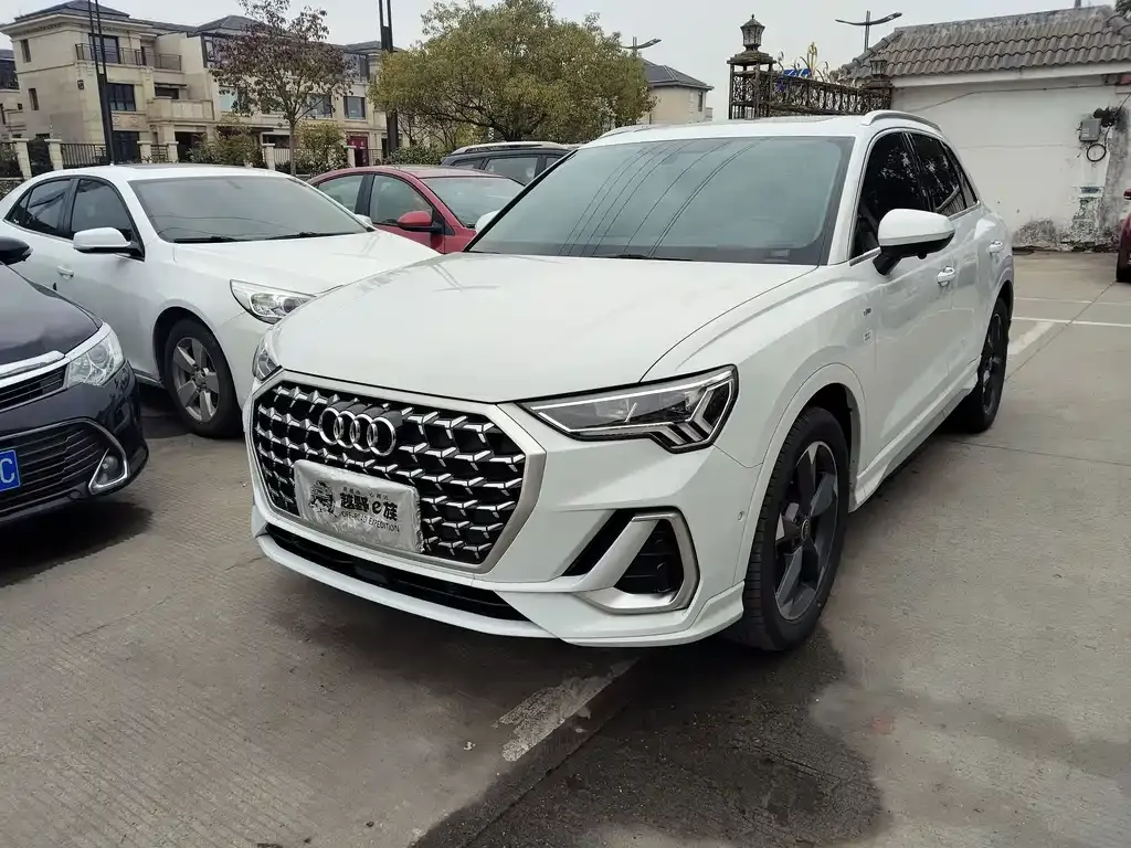 Audi Q3 2024 из CN, фото 1