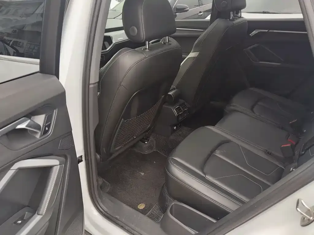 Audi Q3 2024 из CN, фото 3
