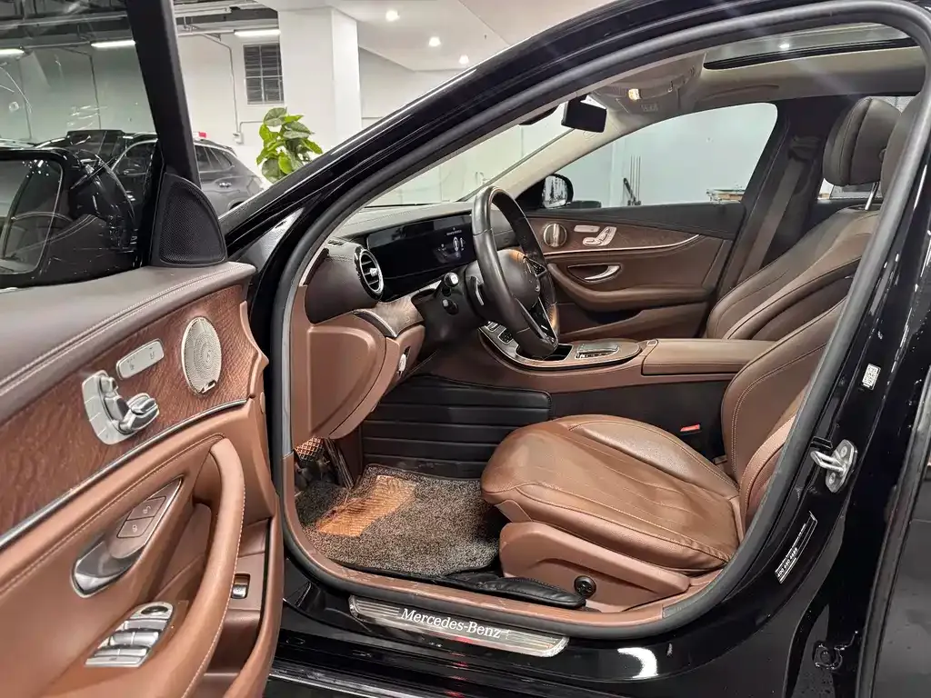 Mercedes-Benz E-Class 2022 из CN, фото 2