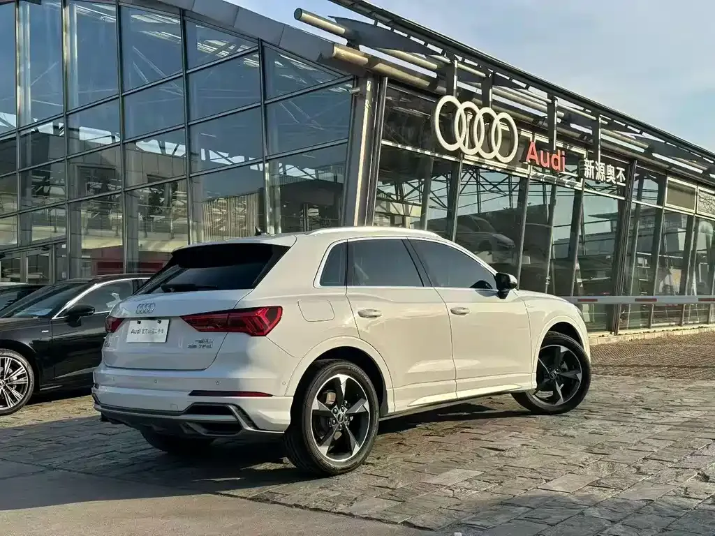 Audi Q3 — фото 9