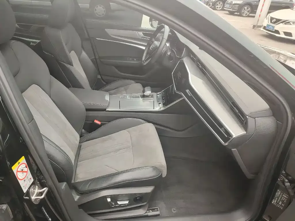 Audi A6L 2024 из CN, фото 9