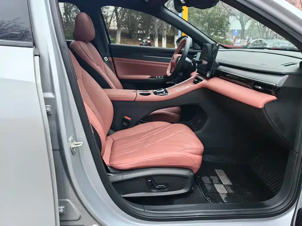 Geely Galaxy L6 2025 из CN, фото 2