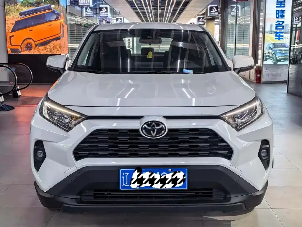 Toyota RAV4 — фото 5