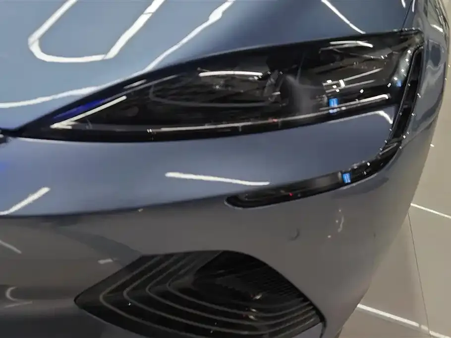 BYD Seal — фото 3